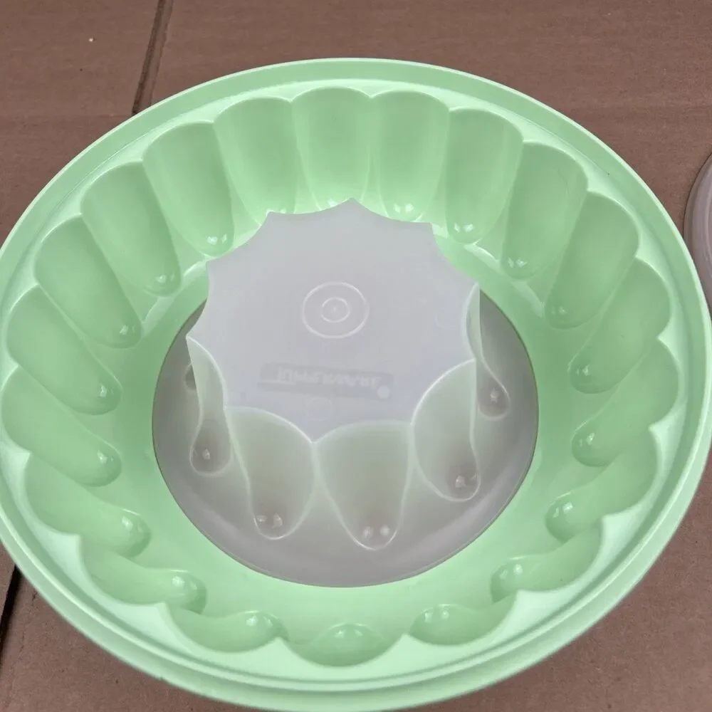 VINTAGE 3 PIECE TUPPERWARE JELLO MOLD ICE RING MINT GREEN.  1202, 1201, 1203